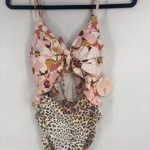 Cream and Pink One Piece Swimsuit with Elegant Design